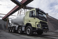 Volvo Trucks hat den komplett überarbeiteten Volvo FMX mit einem völlig neuen Fahrerhaus, mehr Nutzlast und innovativen Sicherheitsfunktionen auf den Markt gebracht. (Bild: Volvo Trucks)