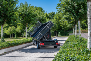 Der Dreiseitenkipper Trigenius von Meiller ist vielfältig im Einsatz, innovativ in der Technik und effizient im Betrieb.(Bild: Meiller)