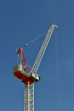 Der Terex CTL272-18 verfügt über eine maximale Auslegerlänge von 61 m, ein Lastmoment von 270 mt und auf voller Auslegerlänge eine Tragfähigkeit von 2,6 t.  (Bild: Terex Cranes)