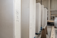 Fermacell-Gipsfaser-Platten dürfen aufgrund ihrer spezifischen Materialeigenschaften als mittragende und aussteifende Beplankung von Wänden, als brandschutztechnische Bekleidung von Holzbauteilen sowie als aussteifende Komponente von Decken- und Dachscheiben verarbeitet werden.(Bild: James Hardie Deutschland GmbH)