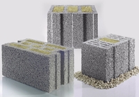 Gewinn für die Umwelt: Dank ihrer grobporigen Struktur und den eingesetzten Dämmstoffkernen eignen sich gefüllte, hochwärmedämmende KLB-Mauersteine für eine Bauweise bis hin zum Passivhaus-Standard.